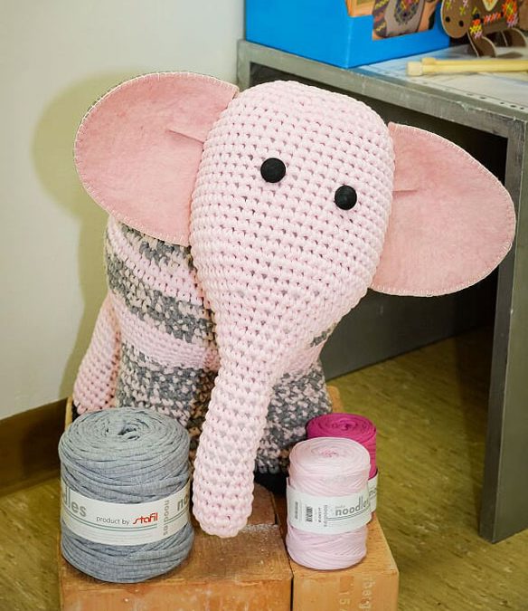 Gehäkelter Riesenelefant #3099
