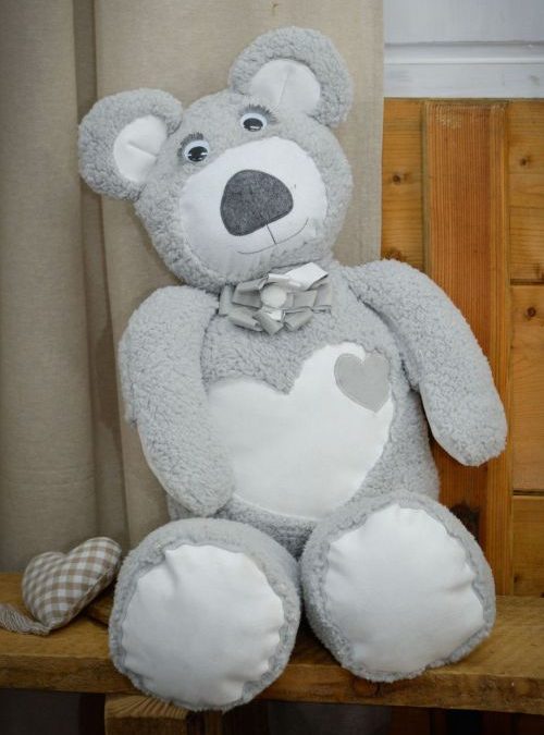Kuschelbär aus Plüschstoff #3117