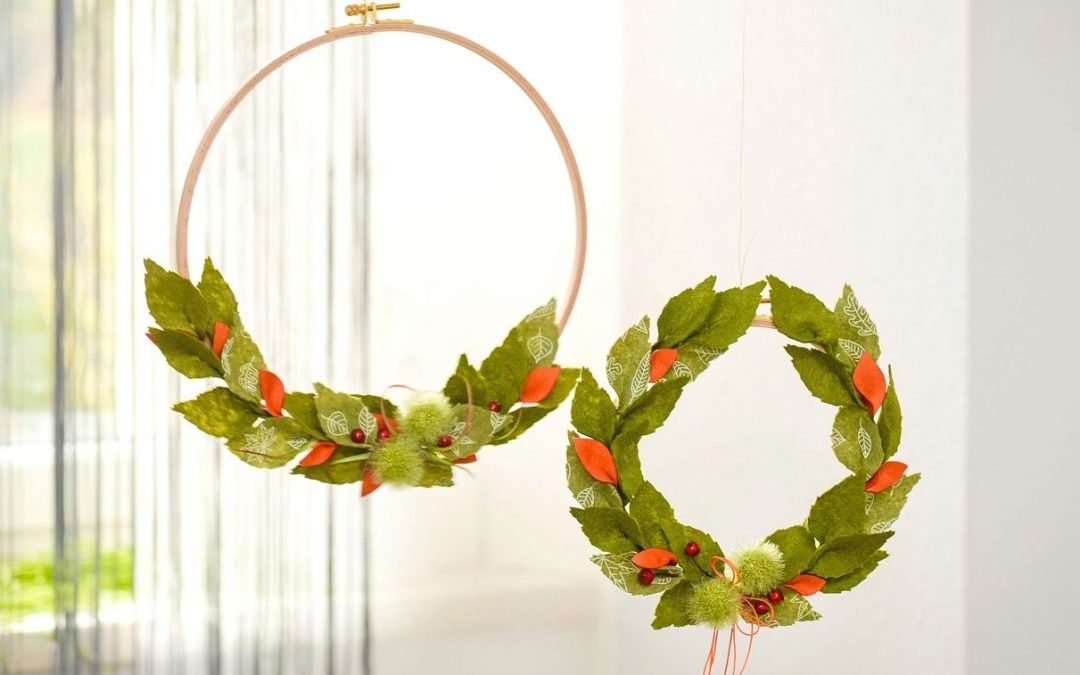 Embroidery frame with autumn felt leaves #3194