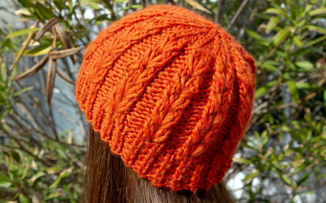 Cappello ai ferri con punto a cuoricini #3386