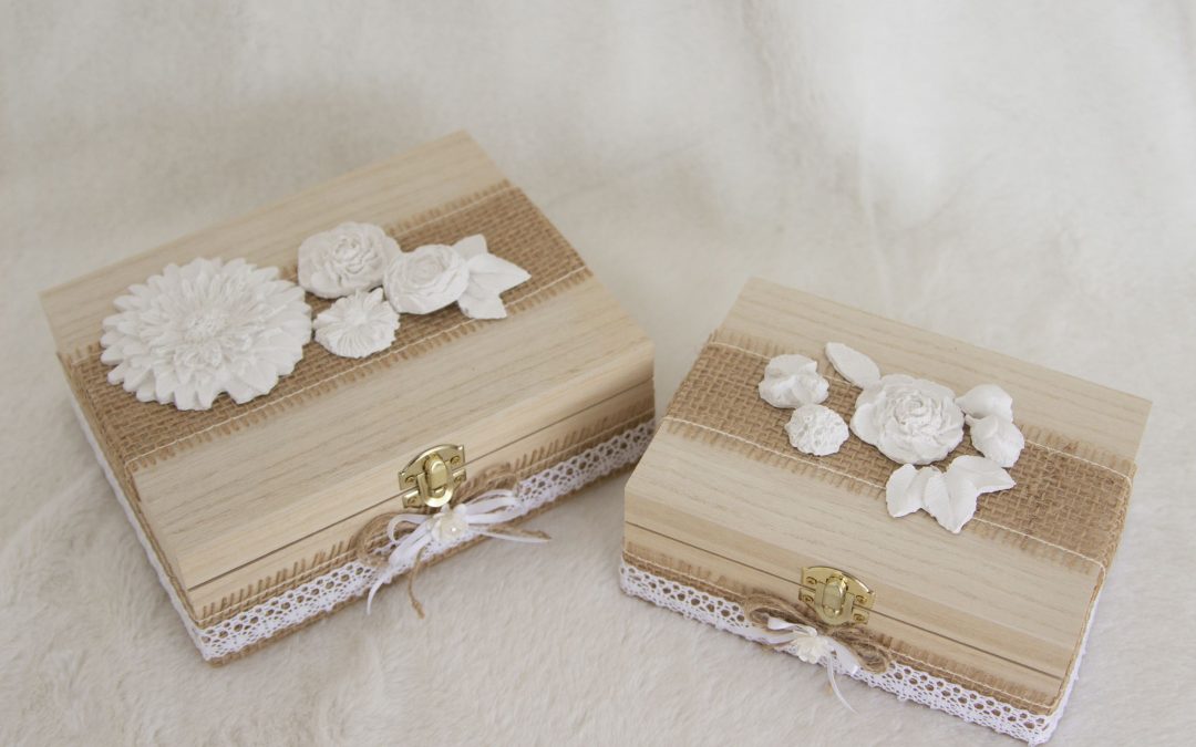 Cassetta con fiori in gesso #3407