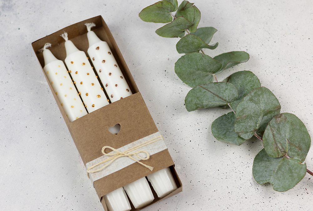 Stick candles with polka dots